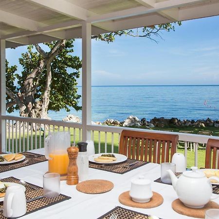 Llantrissant Beachcliff Villa เนกริล ภายนอก รูปภาพ